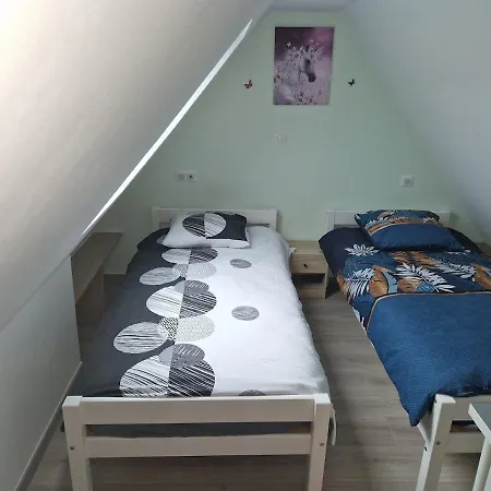 Full Apartment *